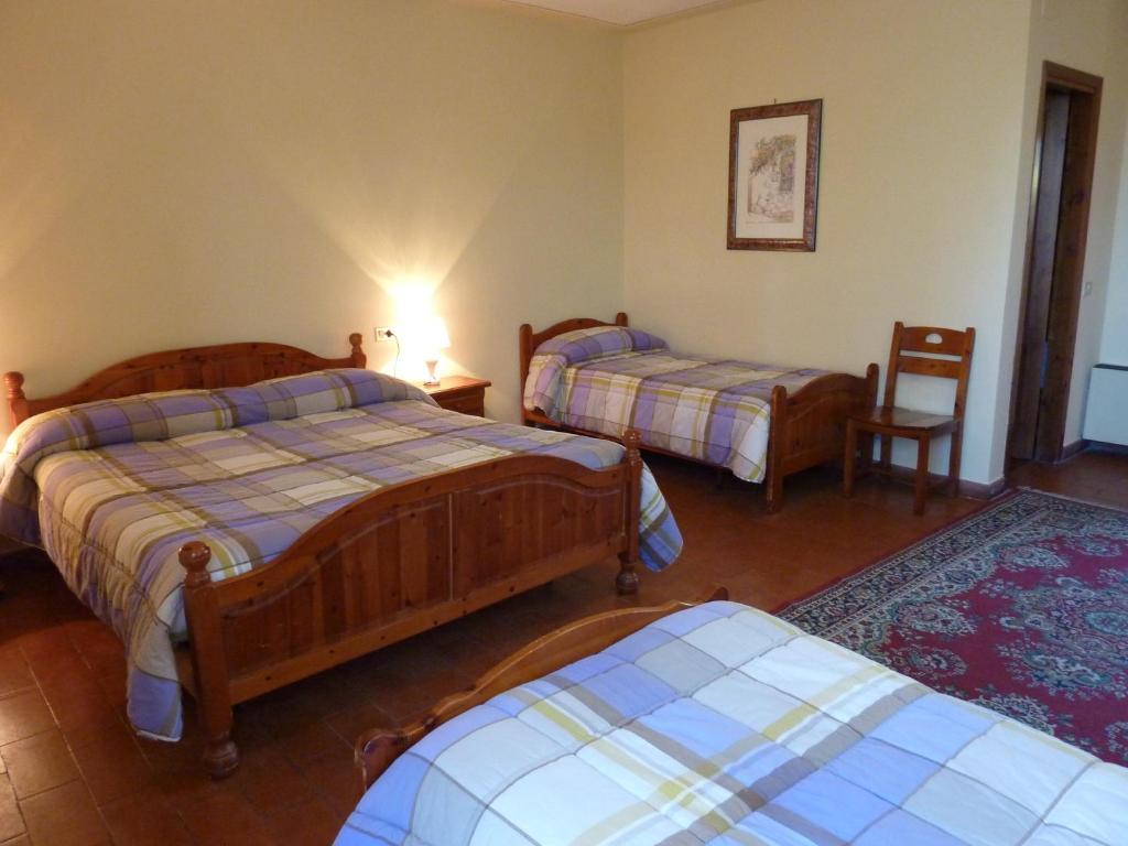 Hotel La Rocca Narni Pokoj fotografie