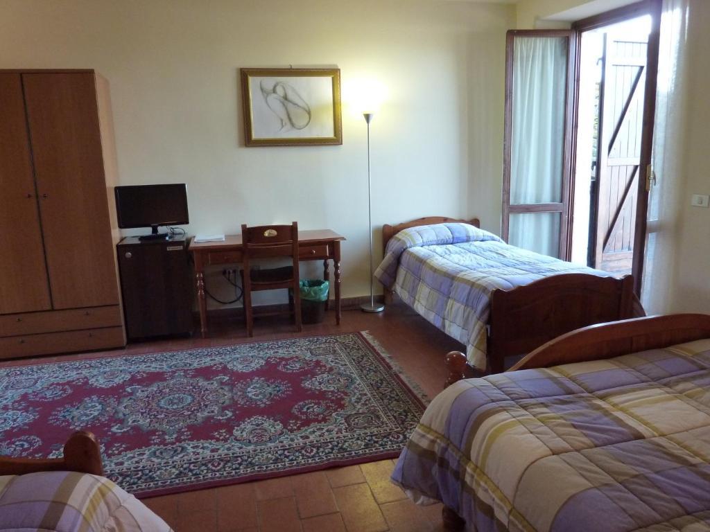 Hotel La Rocca Narni Pokoj fotografie