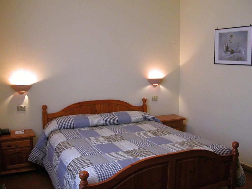 Hotel La Rocca Narni Pokoj fotografie